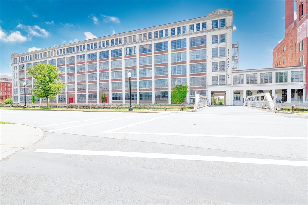 250 Canal Street Front