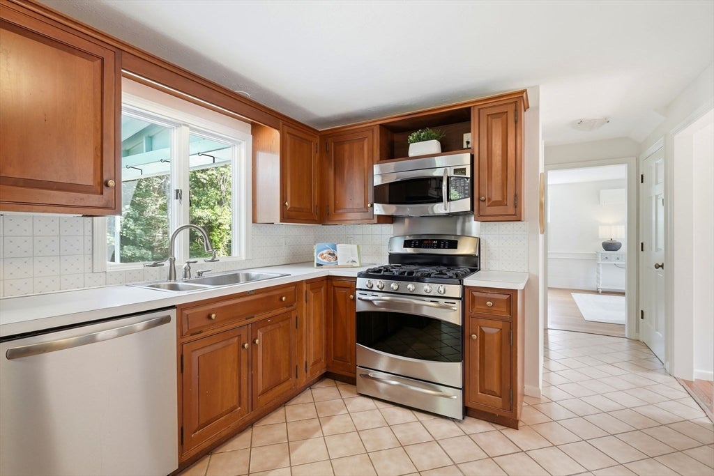 297 Holly Rd, Marshfield, MA, 297 Holly Rd, Marshfield, MA Photo #10
