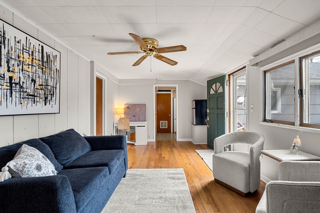 583 Chandler St, Tewksbury, MA Photo #19