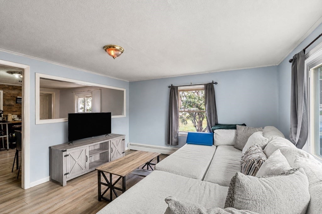 583 Chandler St, Tewksbury, MA Photo #20