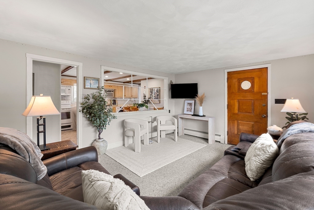 583 Chandler St, Tewksbury, MA Photo #10