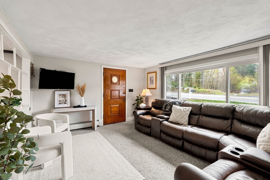 583 Chandler St, Tewksbury, MA Photo #11