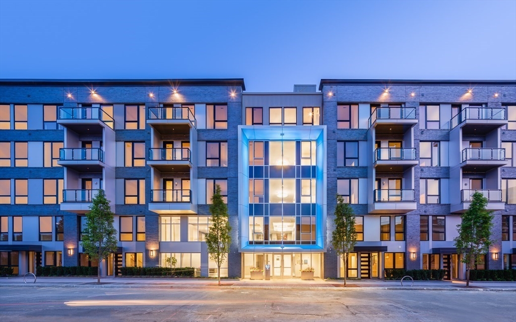 45 W 3rd St 208