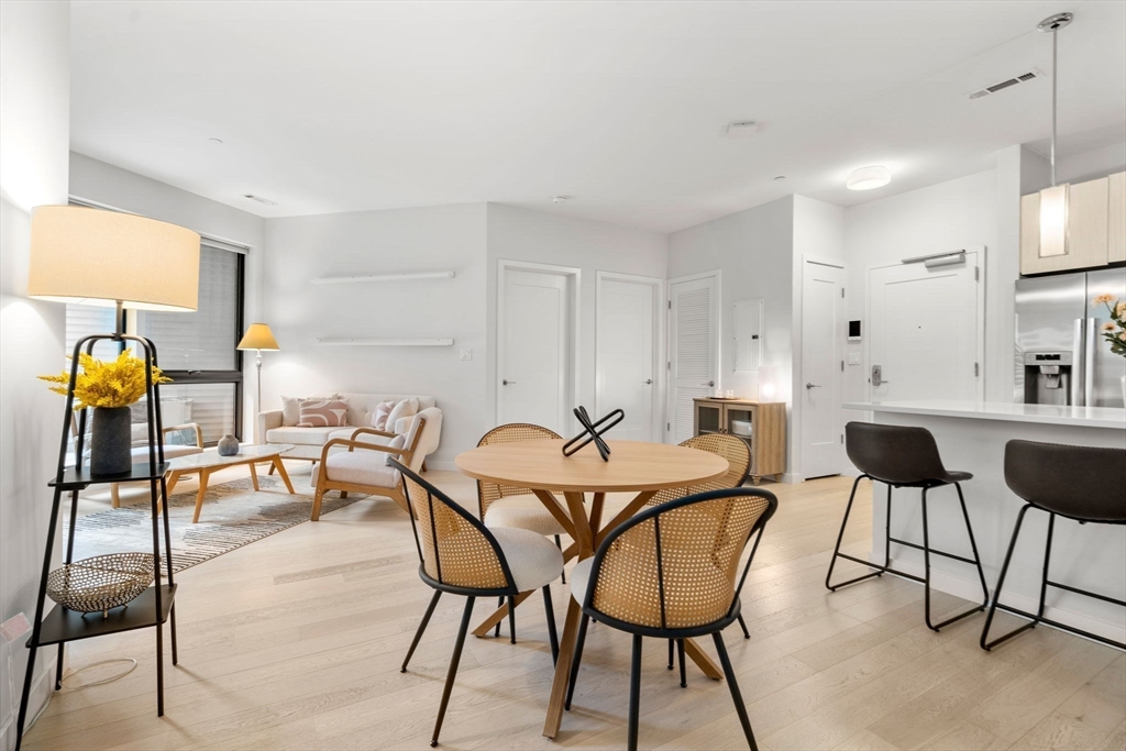 45 W 3rd St 208
