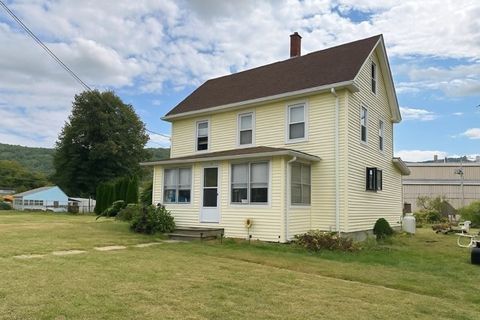 20 Benham Ave Ware MA 01082
