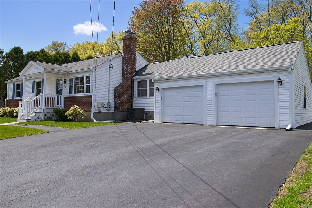 31 Brierwood Rd, Braintree, MA Photo #3