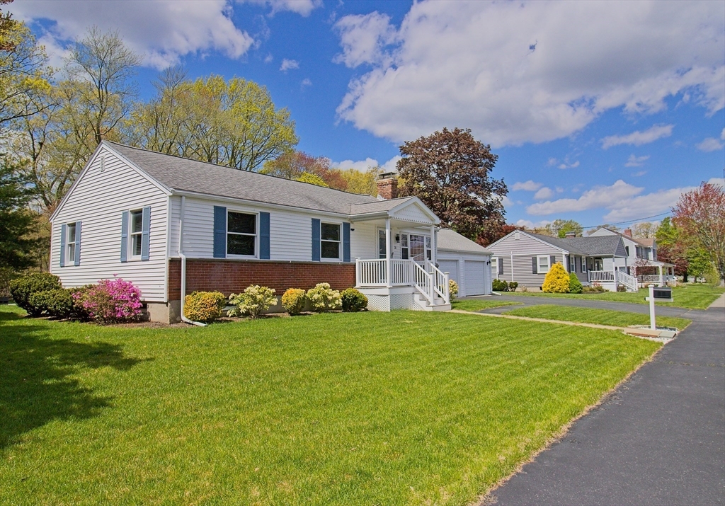 31 Brierwood Rd, Braintree, MA Photo #2