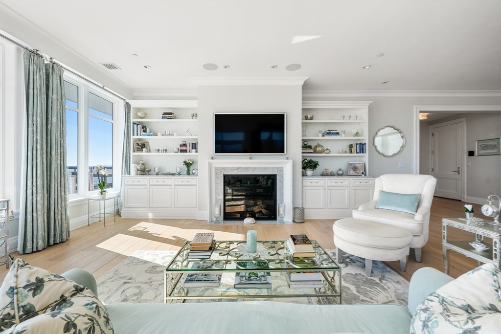 35 Littles Point Rd S-201