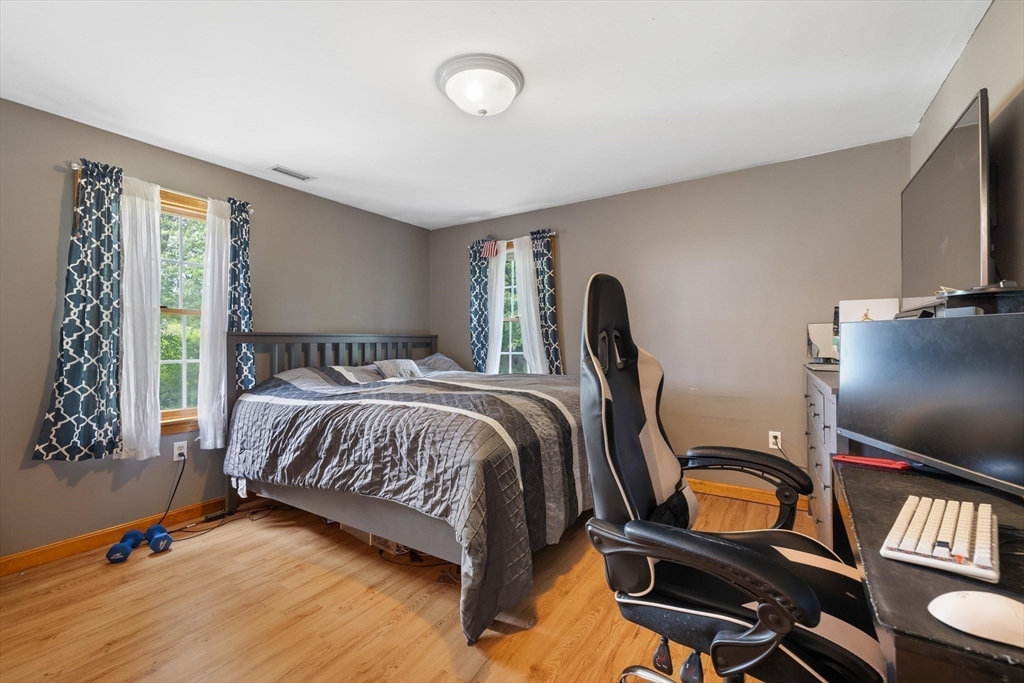 35 Burnap St, Auburn, MA Photo #20
