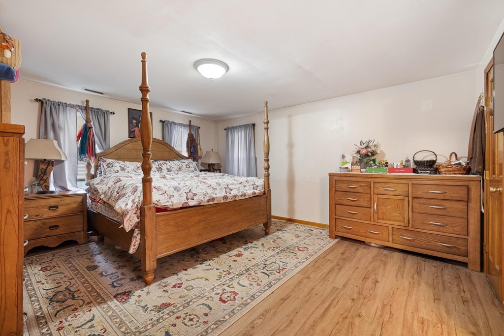 35 Burnap St, Auburn, MA Photo #21
