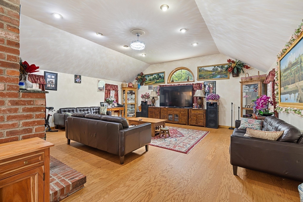 35 Burnap St, Auburn, MA Photo #13