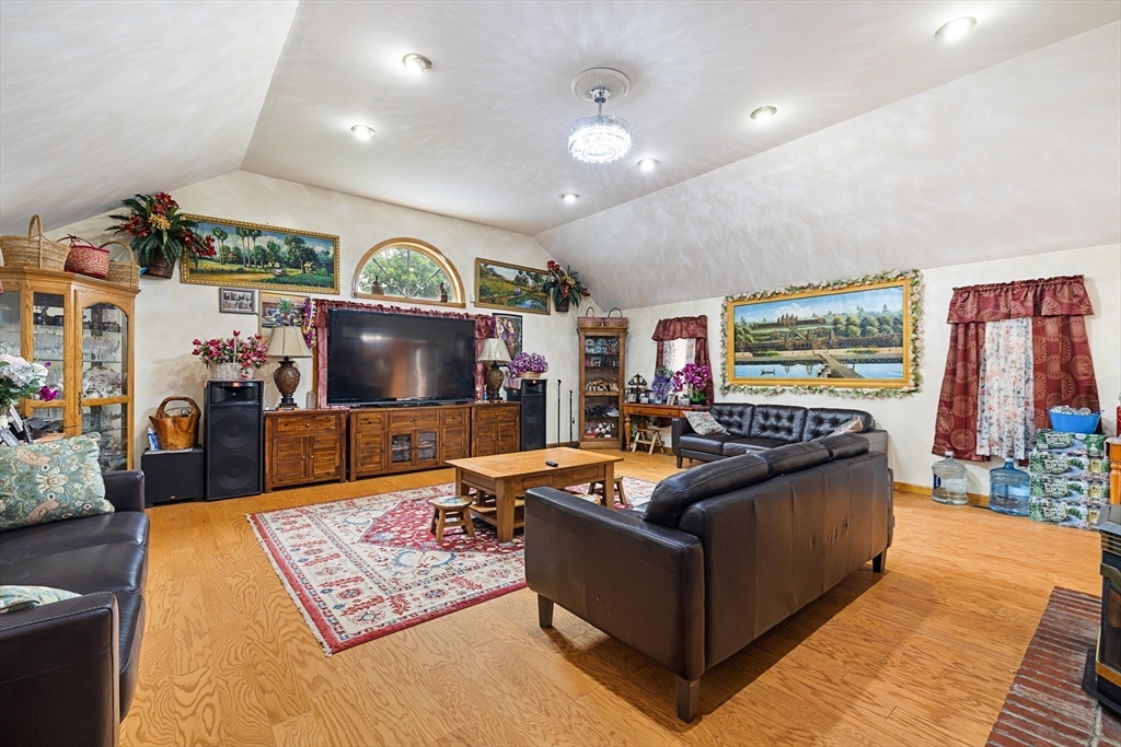 35 Burnap St, Auburn, MA Photo #14