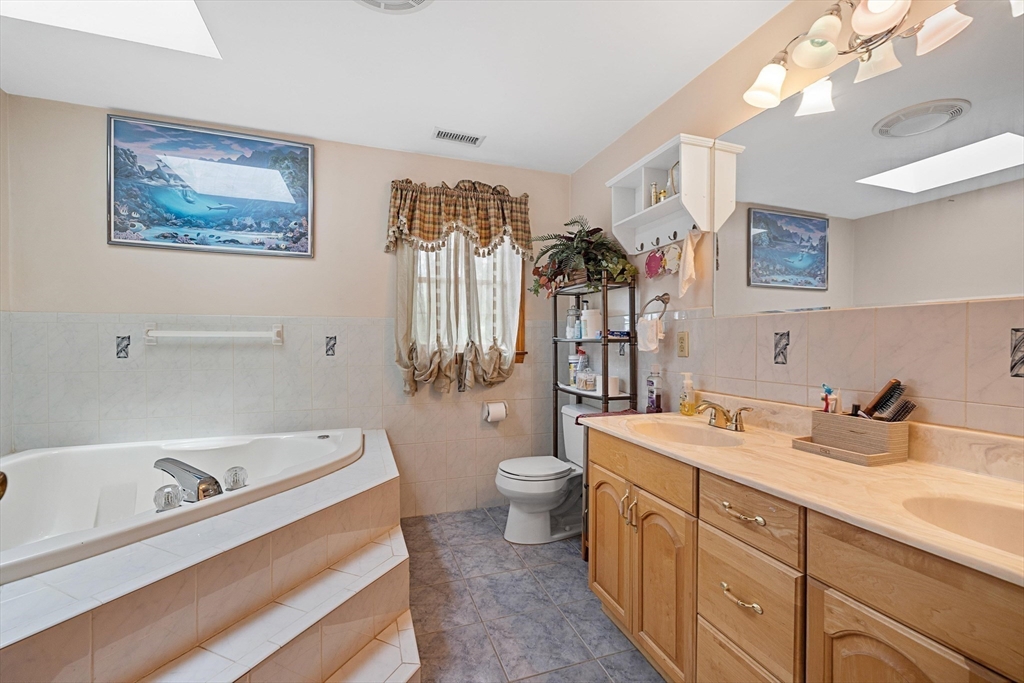 35 Burnap St, Auburn, MA Photo #22
