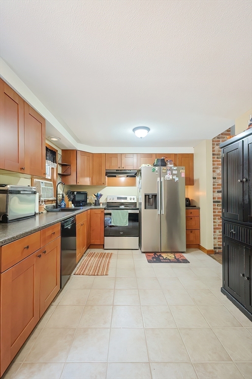 10 Independence Dr