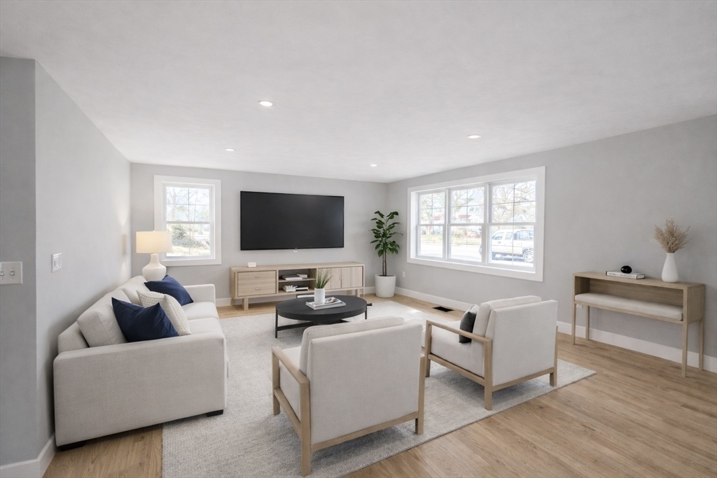 811 Main St 1