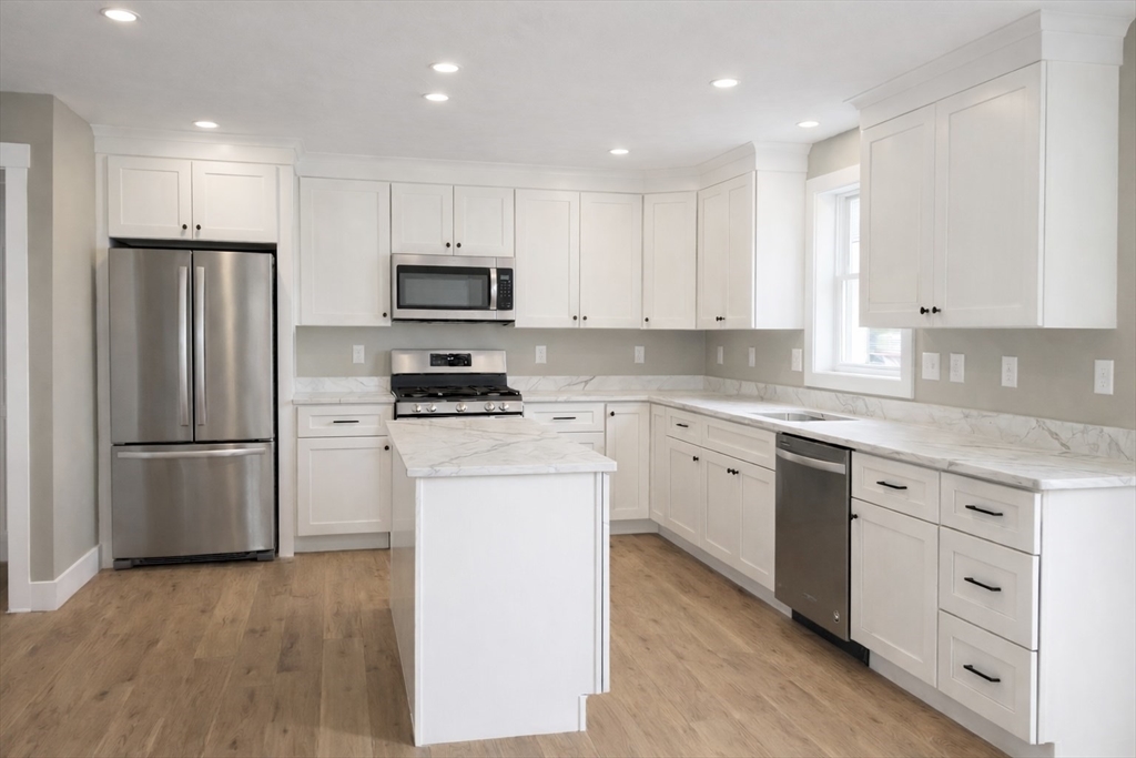 811 Main St 1