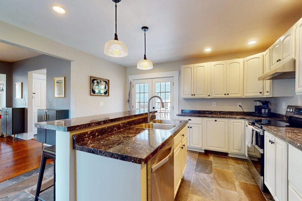 107 E Main St, Ayer, MA Photo #10