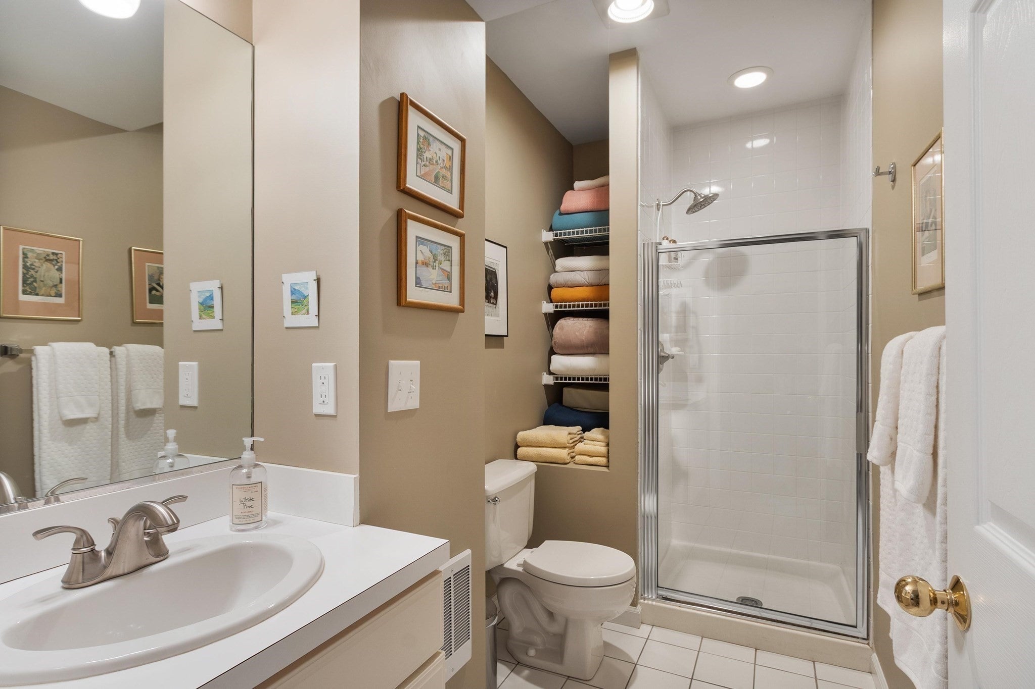 179 Bishops Forest Dr #179, Waltham, MA, 179 Bishops Forest Dr #179, Waltham, MA Photo #27
