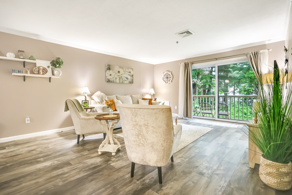 112 Hunters Run Pl 112