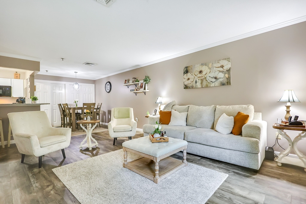 112 Hunters Run Pl 112