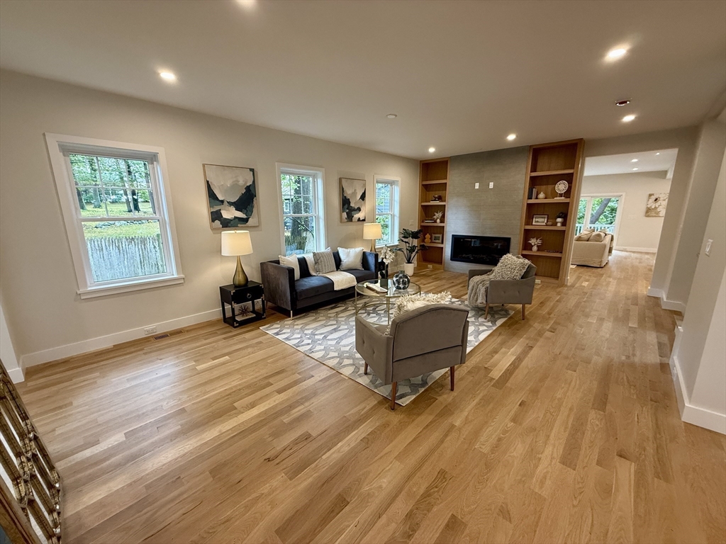 14 Benjamin Rd