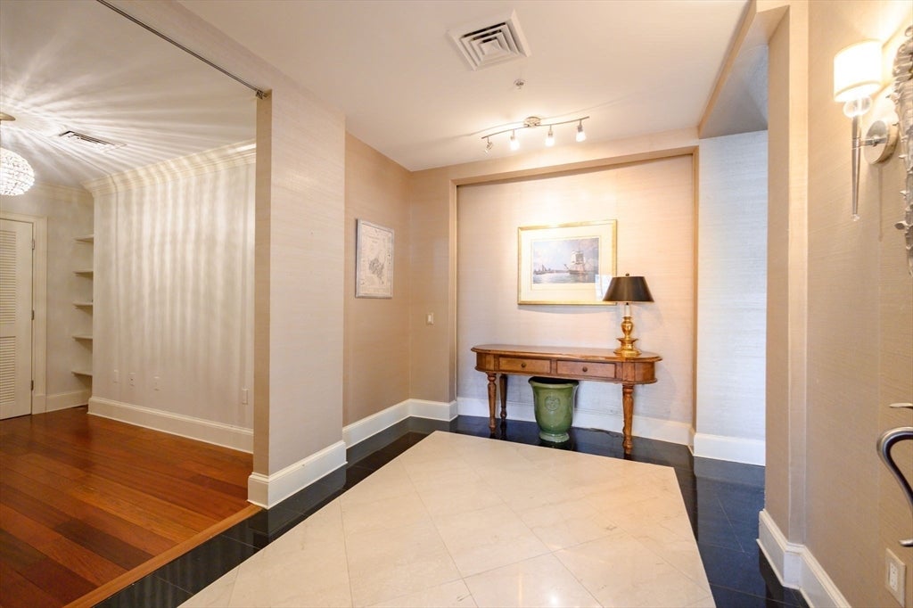 1 Longbeach Ave 202