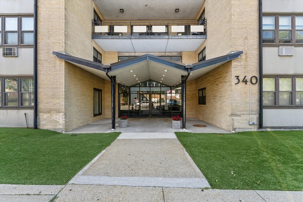 340 Main St 709