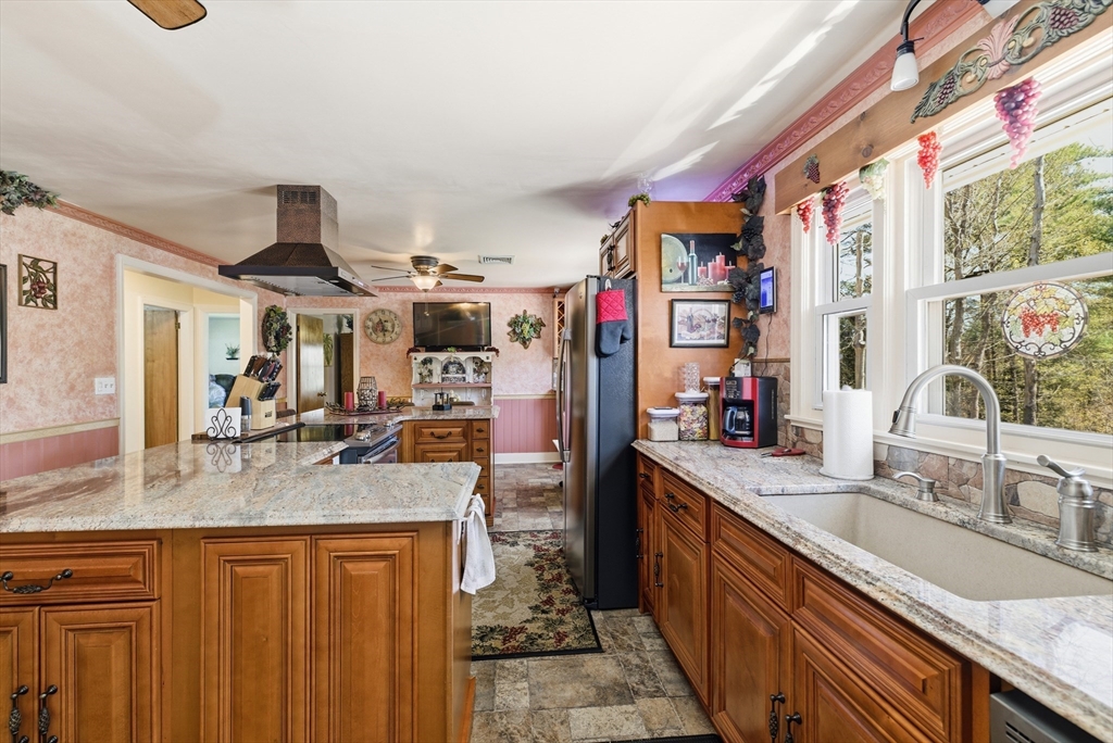 284 N Woodstock Rd, Southbridge, MA, 284 N Woodstock Rd, Southbridge, MA Photo #10