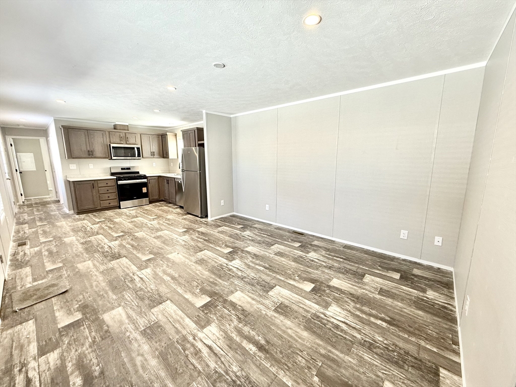 51 Monson Turnpike Rd 1052