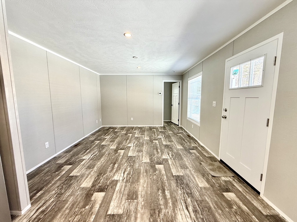 51 Monson Turnpike Rd 1052