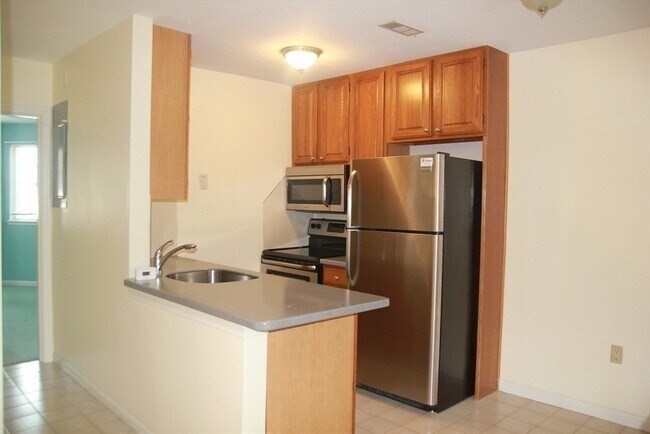 121 Tall Oaks Dr F