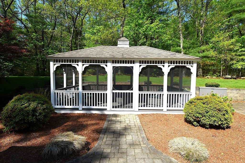 290 Westboro Rd