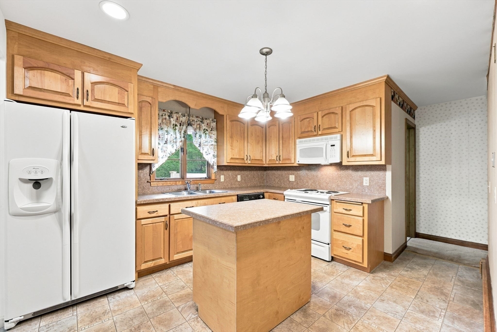 774 Shaker Rd, Longmeadow, MA, 774 Shaker Rd, Longmeadow, MA Photo #6