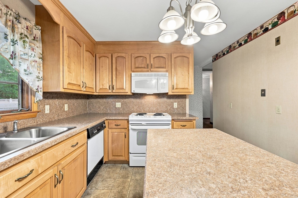 774 Shaker Rd, Longmeadow, MA, 774 Shaker Rd, Longmeadow, MA Photo #5