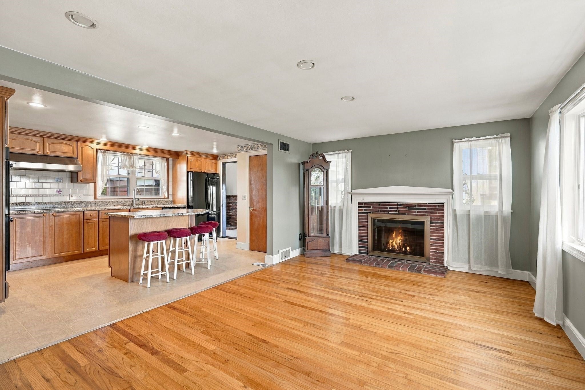 24 Overlook Ave