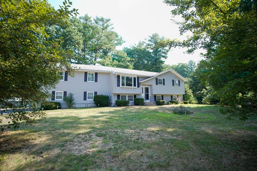 Photo of 30 Porter St, Billerica, MA