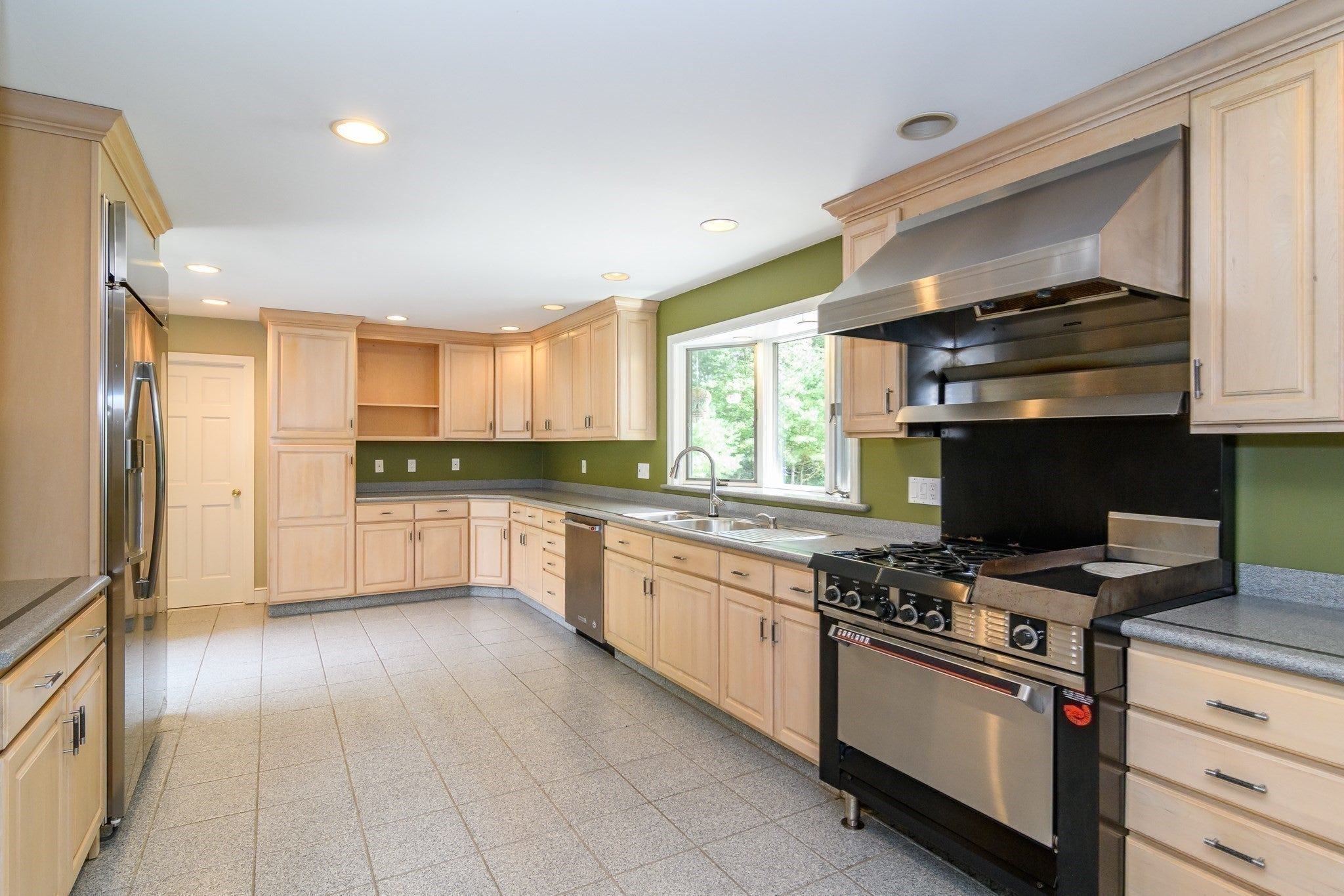 61 Cedar Lane, Westwood, MA Photo #12