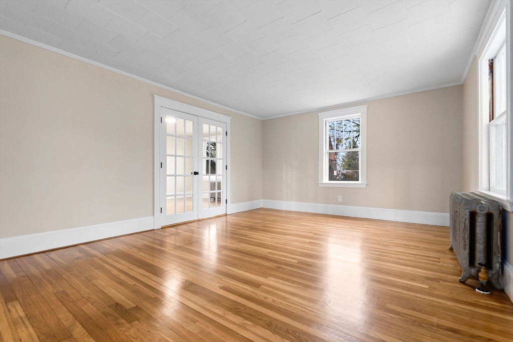 102 King St