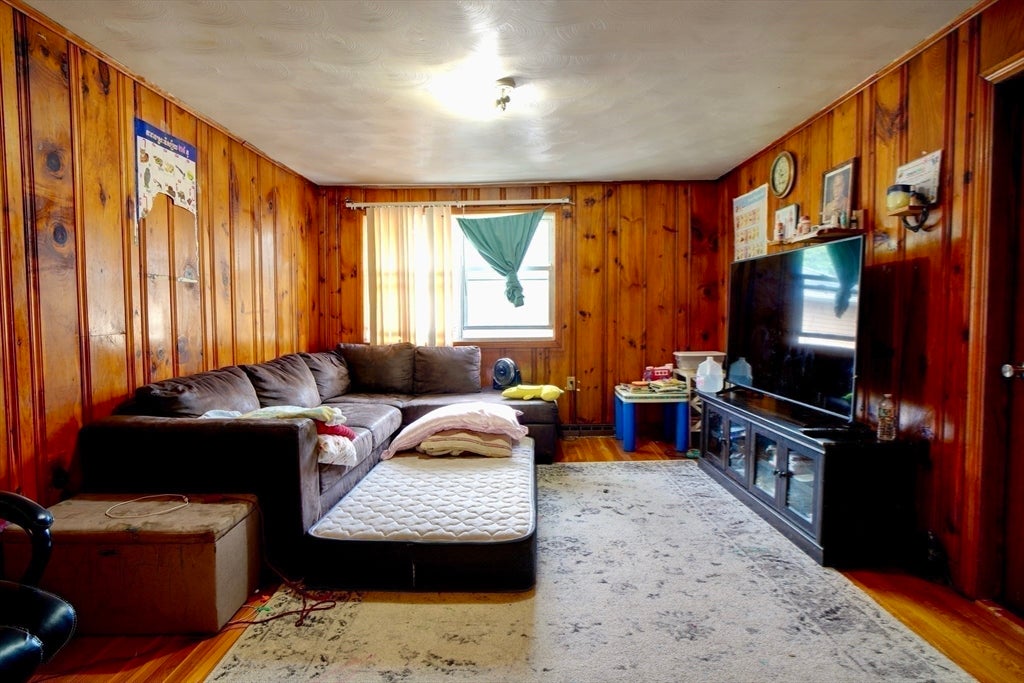 79 Pratt Ave, Lowell, MA, 79 Pratt Ave, Lowell, MA Photo #20