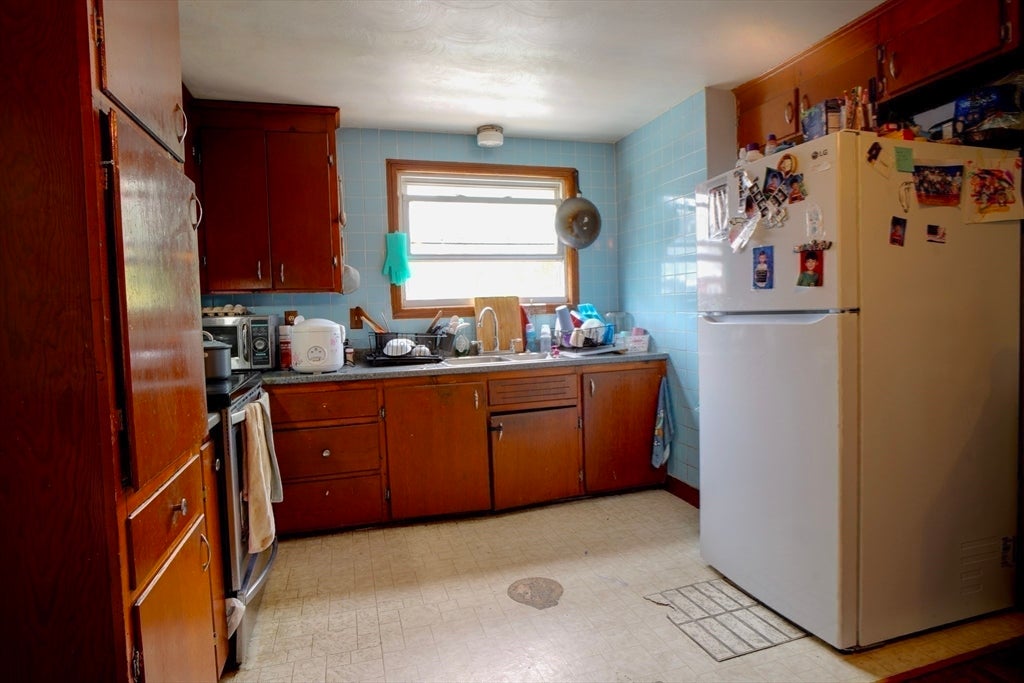 79 Pratt Ave, Lowell, MA, 79 Pratt Ave, Lowell, MA Photo #19