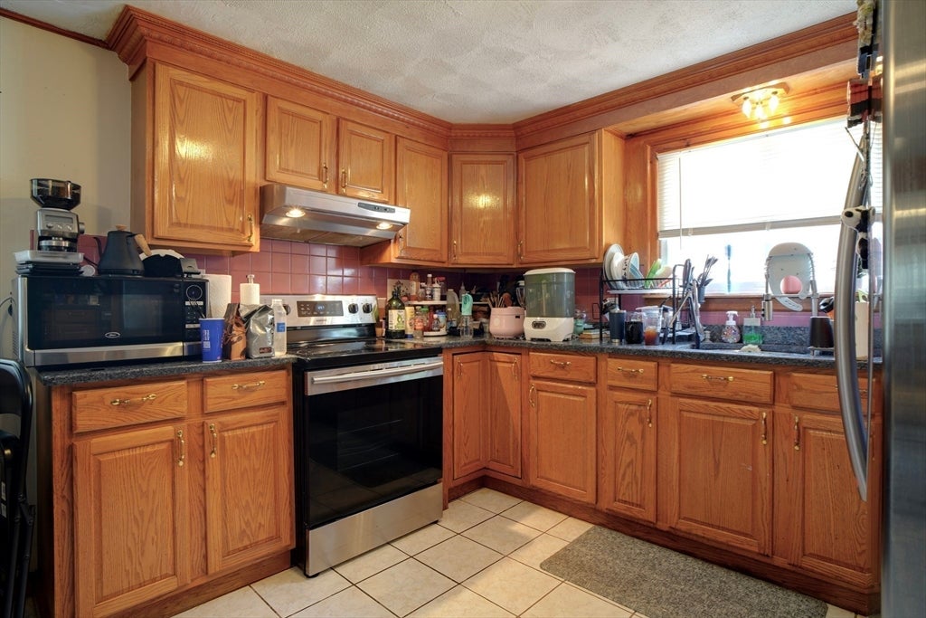 79 Pratt Ave, Lowell, MA, 79 Pratt Ave, Lowell, MA Photo #7