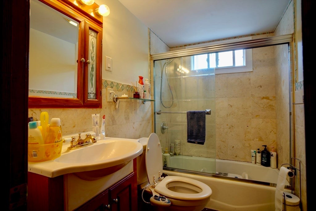 79 Pratt Ave, Lowell, MA, 79 Pratt Ave, Lowell, MA Photo #10