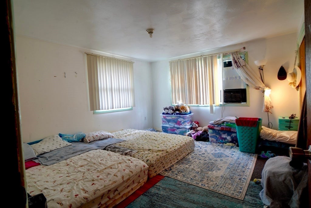 79 Pratt Ave, Lowell, MA, 79 Pratt Ave, Lowell, MA Photo #23