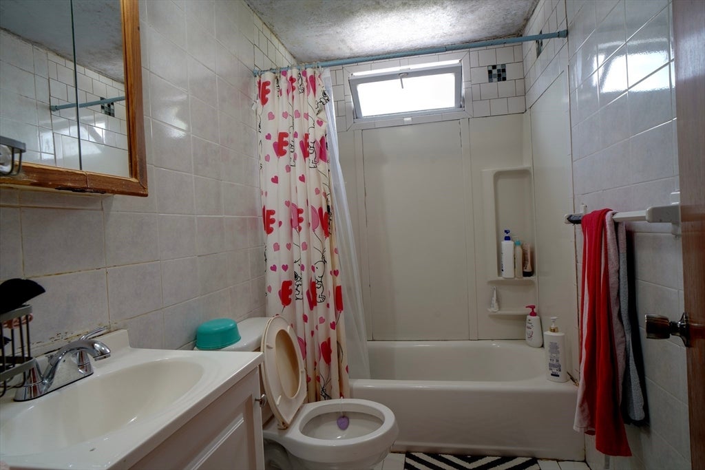79 Pratt Ave, Lowell, MA, 79 Pratt Ave, Lowell, MA Photo #21