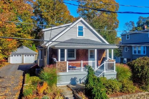 Photo of 77 Mount Vernon St, Reading, MA 01867 (MLS # 73447873)