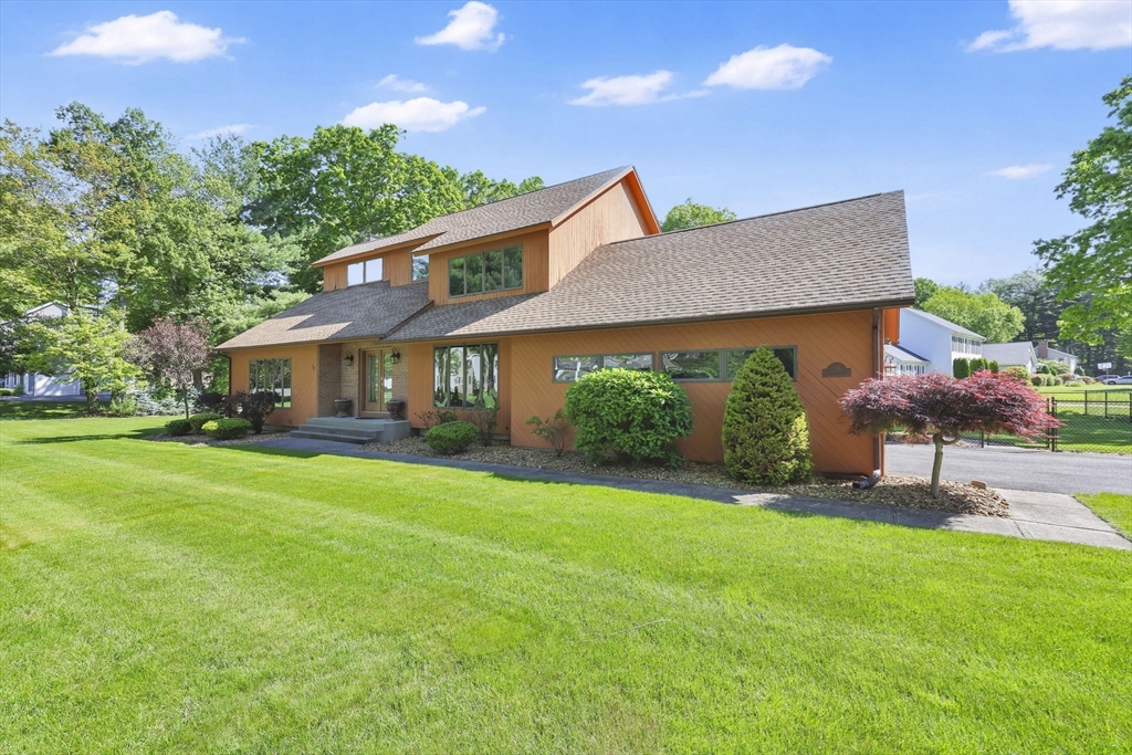 38 Evergreen Dr