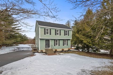Photo of 39 Unicorn Cir, Amesbury, MA 01913 (MLS # 73488230)