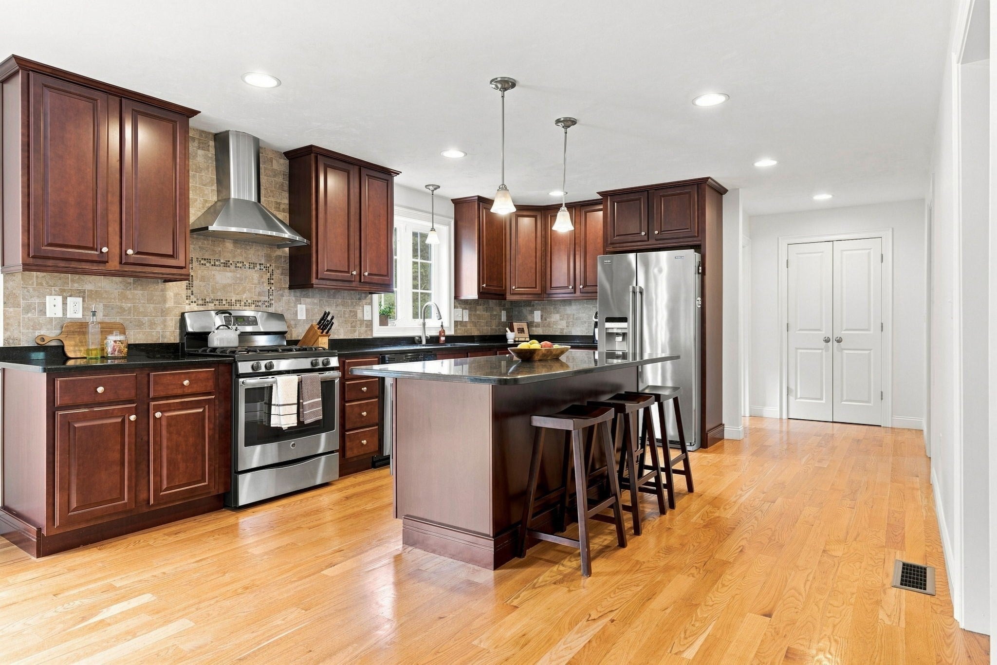 2 Zackney Drive, Billerica, MA, 2 Zackney Drive, Billerica, MA Photo #2