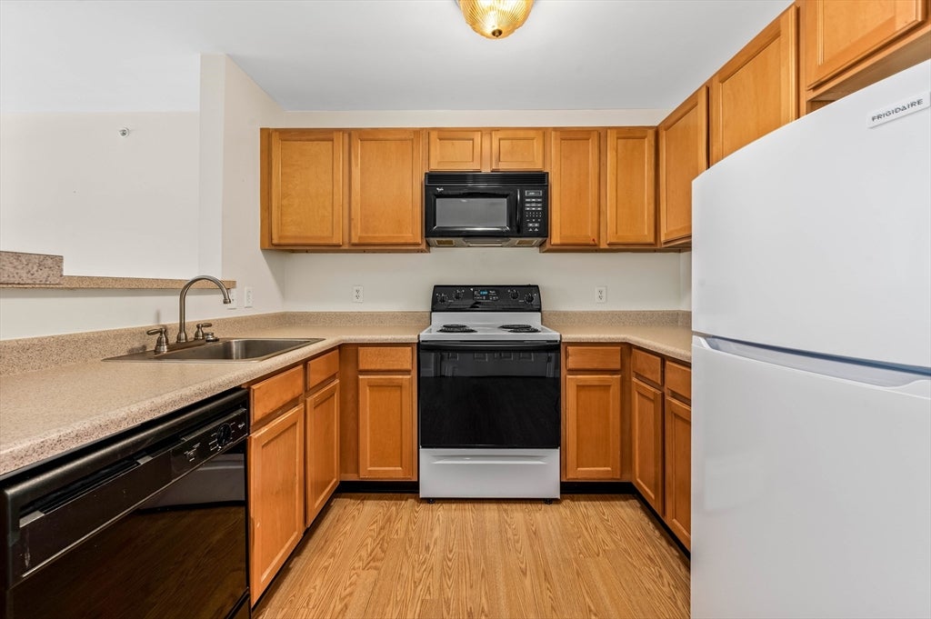140 Railroad Ave #B403, Norwood, MA, 140 Railroad Ave #B403, Norwood, MA Photo #16