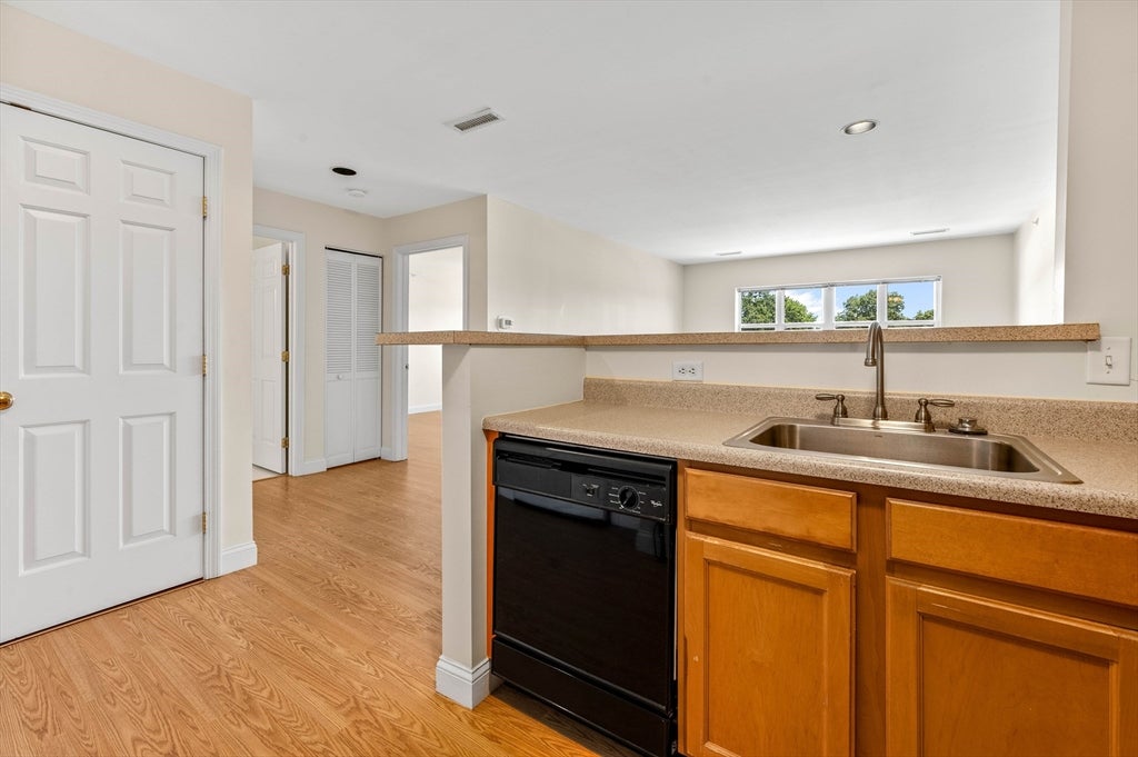140 Railroad Ave #B403, Norwood, MA, 140 Railroad Ave #B403, Norwood, MA Photo #17